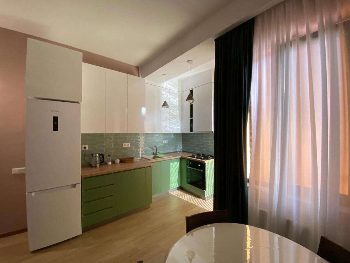 Lovely And Cozy Apartment! Kʼutʼaisi Exterior foto